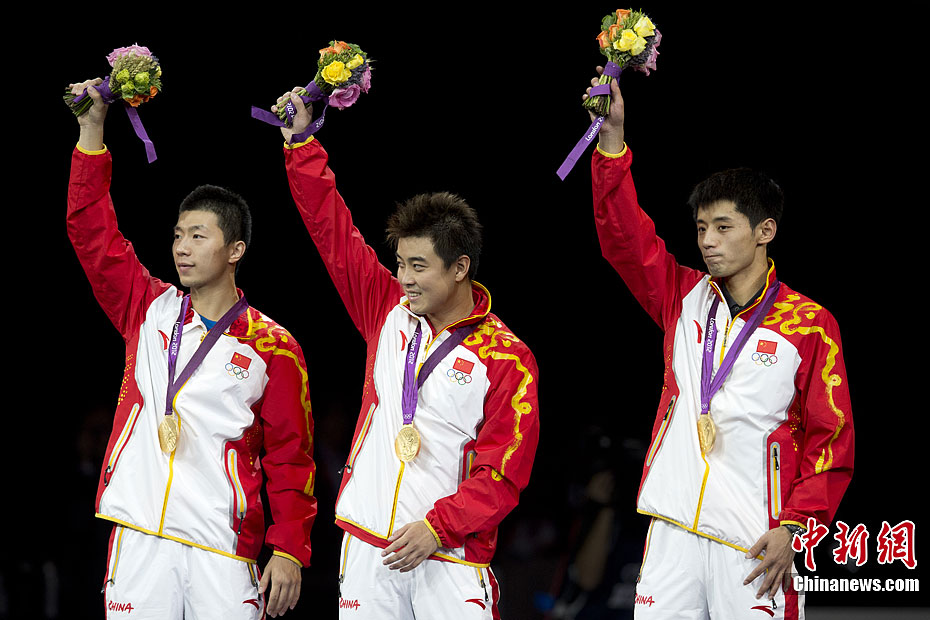 中国队完胜瑞典队，张继科带队取胜