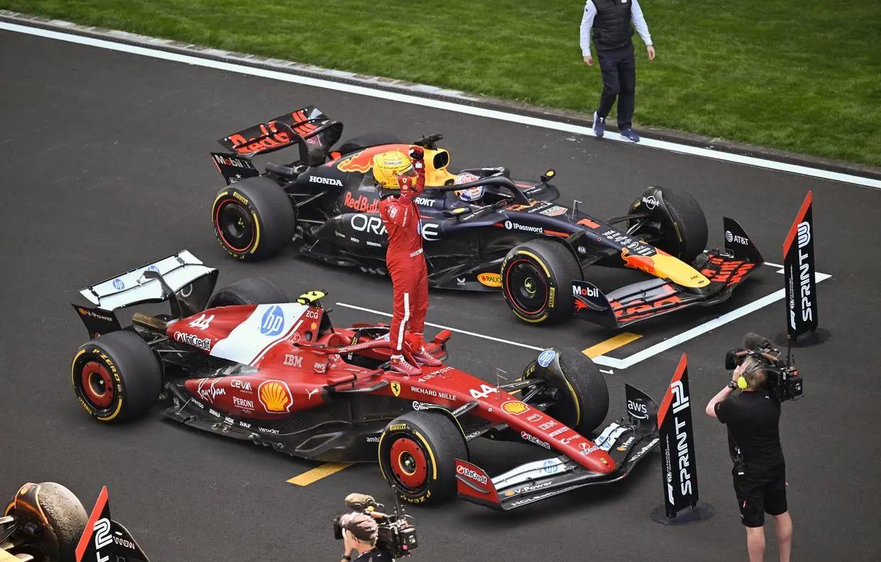 雷诺车队力克红牛二队,汉密尔顿刷新纪录 雷诺车队力克红牛二队,汉密尔顿刷新纪录