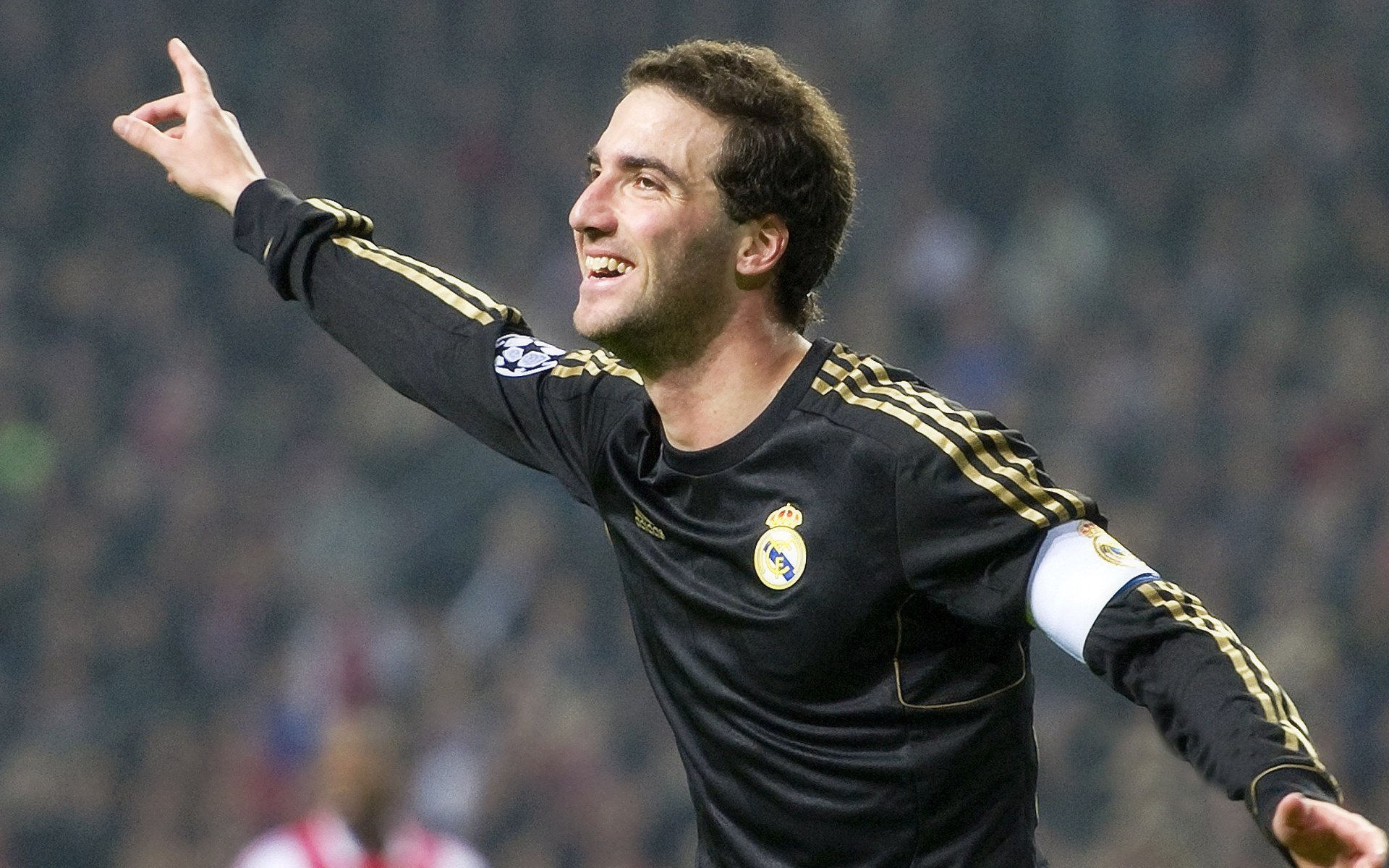 法比尼奥，争冠之夜的沉默舵手，在关键节点连续得分改写英超历史