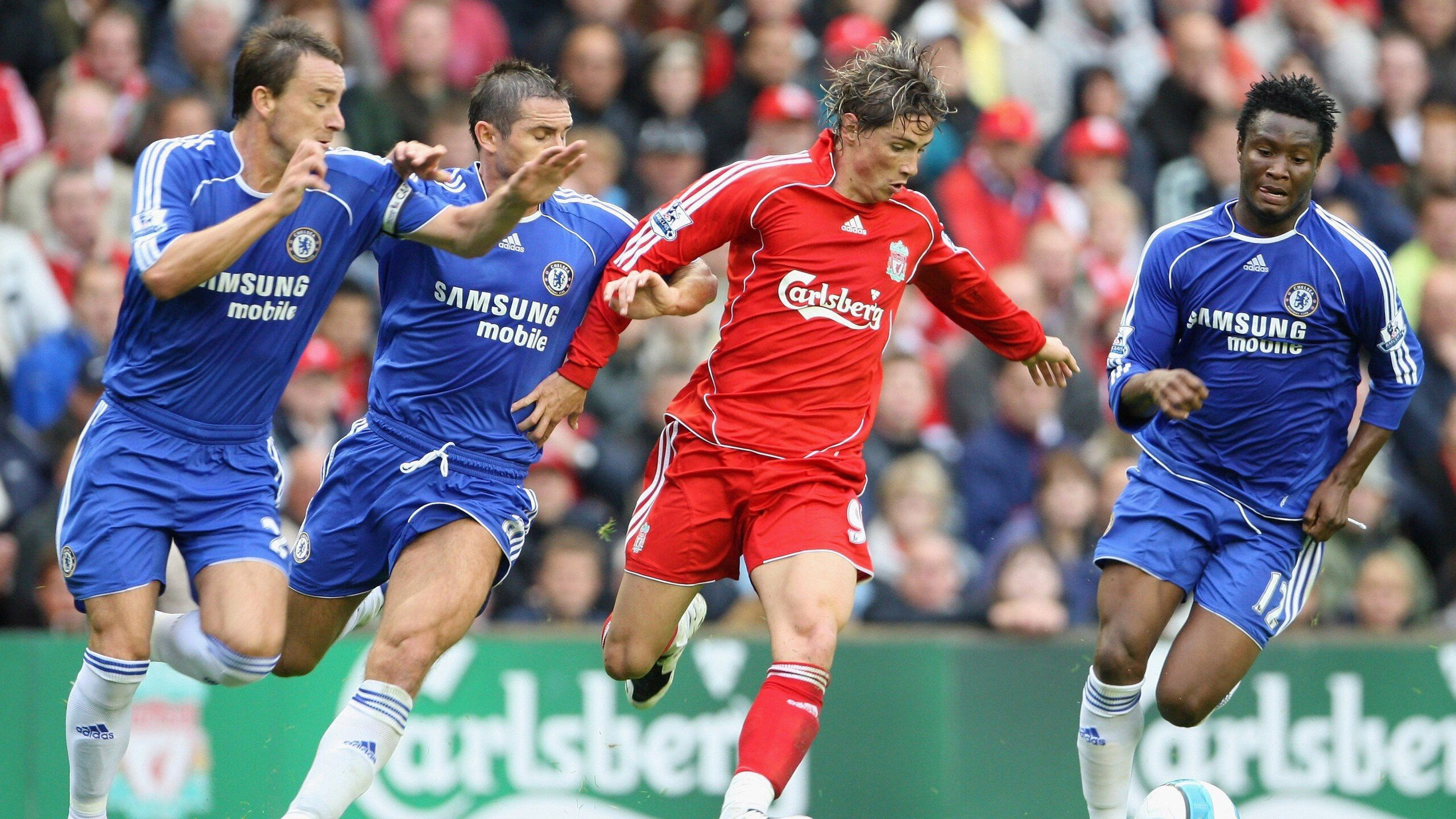 楚阿梅尼连续得分拉开差距，德国战车冲垮曼联防线