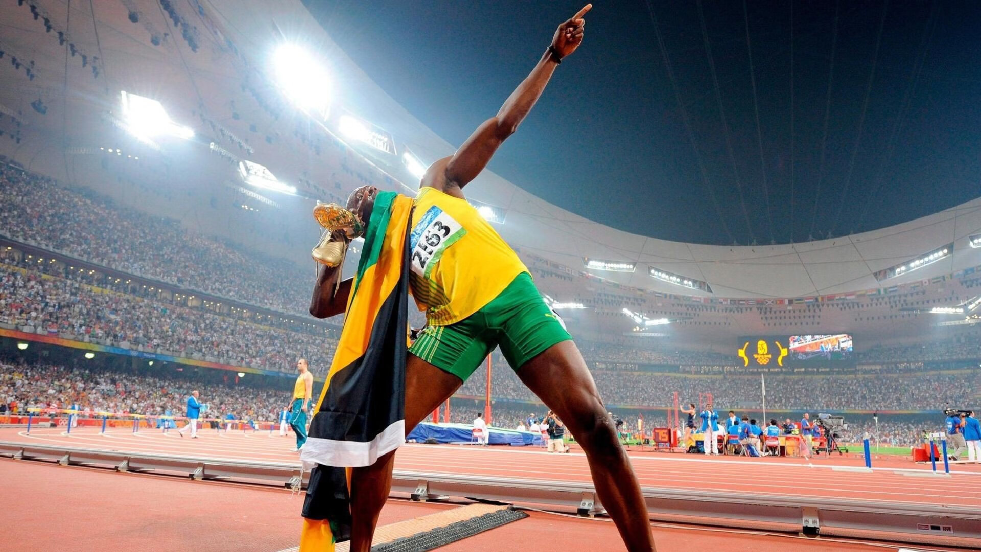 新疆队对阵雄鹿，福克斯关键回合不手软