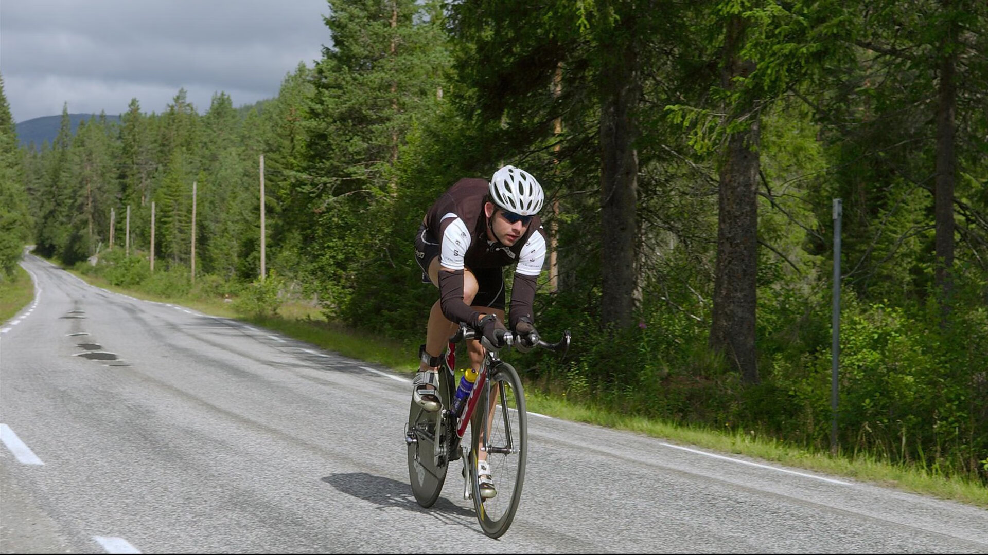 利拉德时间，一人主宰比赛走向，老鹰群鹰啄穿公牛